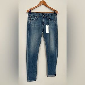 NWT. AG The Nikki Relaxed Skinny. Size 27